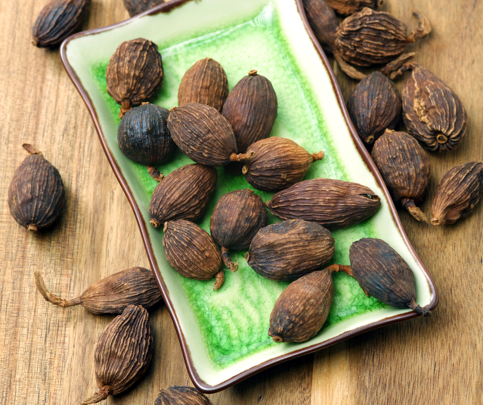 CARDAMOM WHOLE BROWN - 50g REFILL POUCH