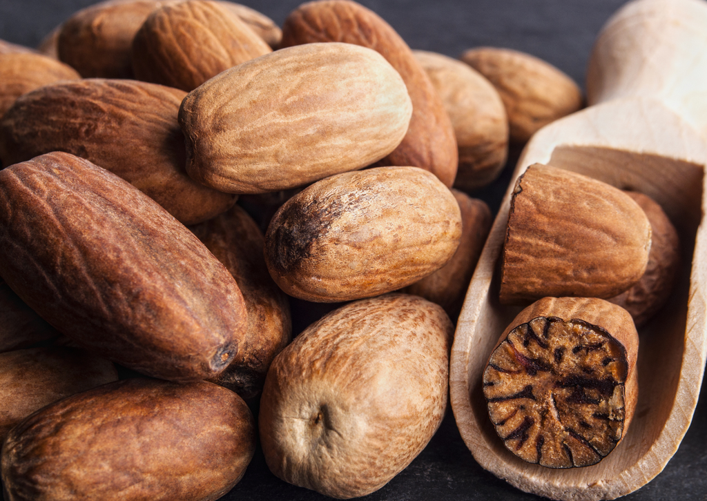 NUTMEG WHOLE