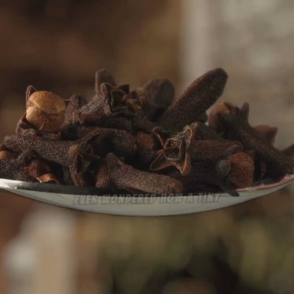 CLOVES WHOLE IN GLASS SPICE JAR